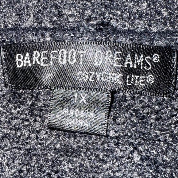 BAREFOOT DREAMS® CozyChic Lite® Circle Cardigan - Carbon Plus 1X - Picture 10 of 14